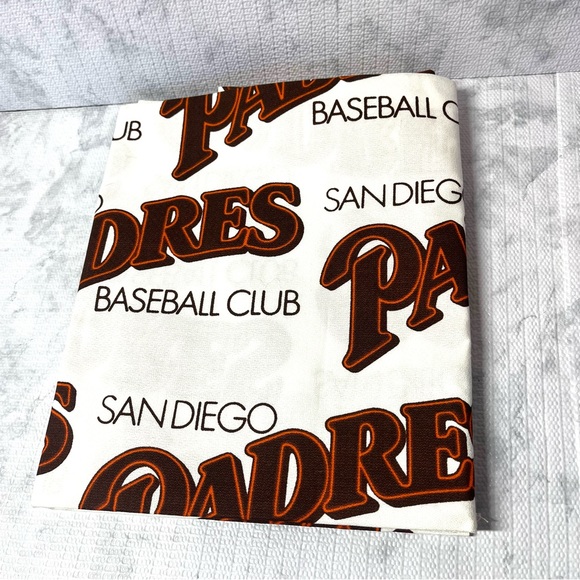 Vintage MLB 1988 San Diego Padres Table Cloth/Wall Hanging. - Picture 3 of 7